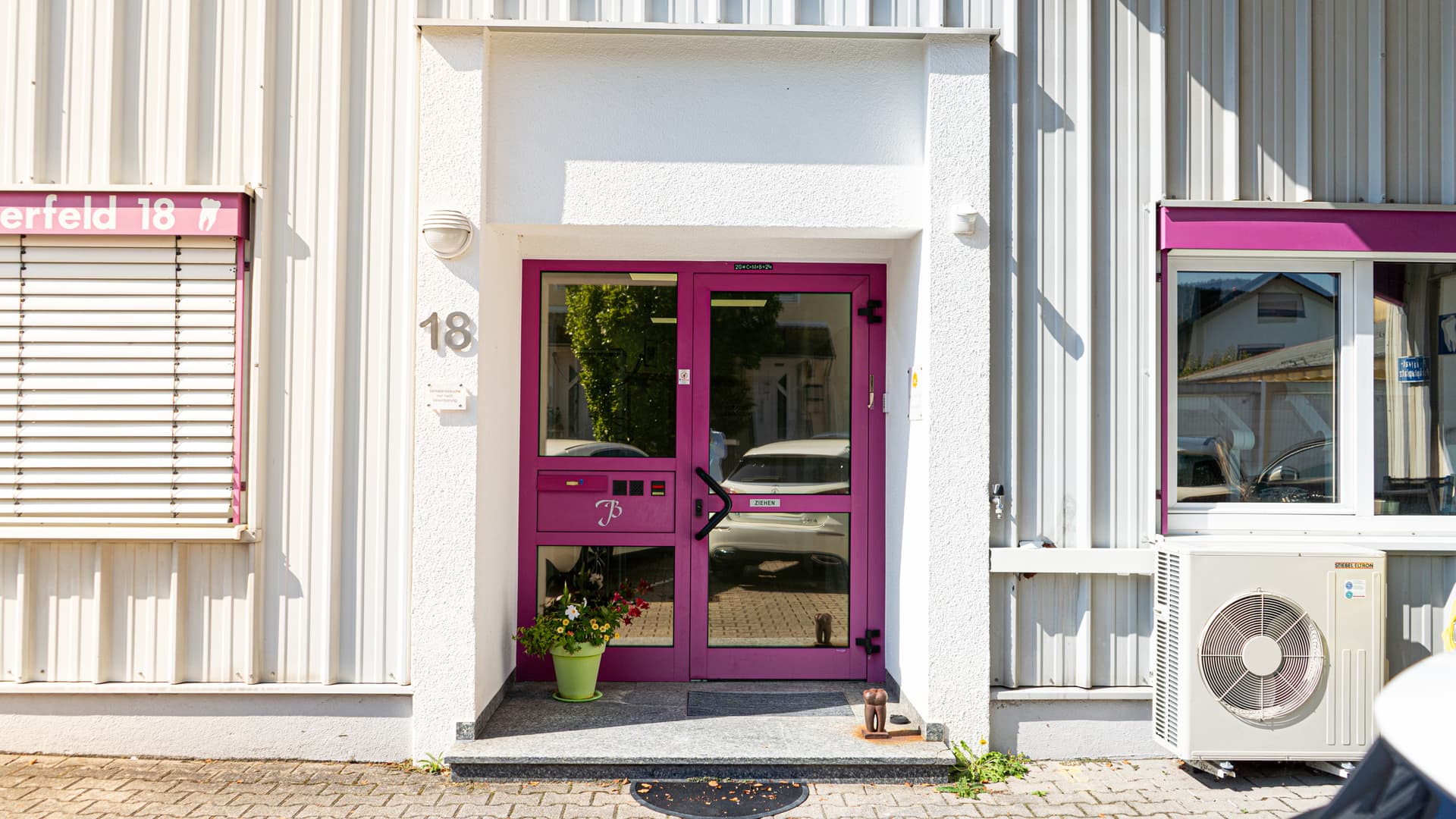 Präzisionsarbeit im Dentallabor